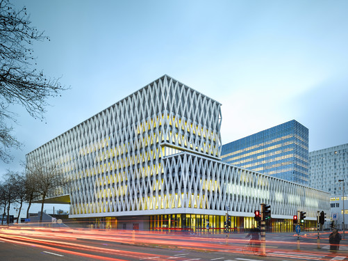 POLO Architects
© Yvan Glavie