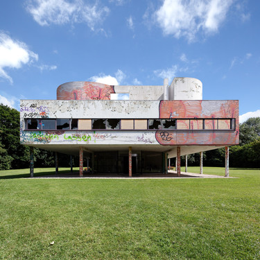 Pilgrimage on Modernity
Opus I: Villa Savoye, Le Corbusier
Northwest elevation